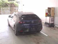 Mazda MAZDA3 лот № 207 оценка 4  с аукциона в Японии 1