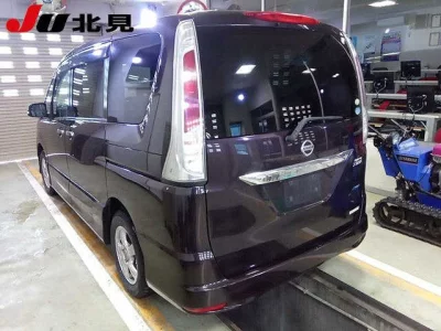 Nissan SERENA  с аукциона в Японии
