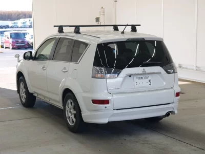 Mitsubishi OUTLANDER  с аукциона в Японии
