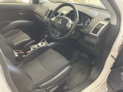 Mitsubishi OUTLANDER  с аукциона в Японии