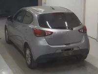 Mazda DEMIO лот № 5333 оценка R  с аукциона в Японии 1