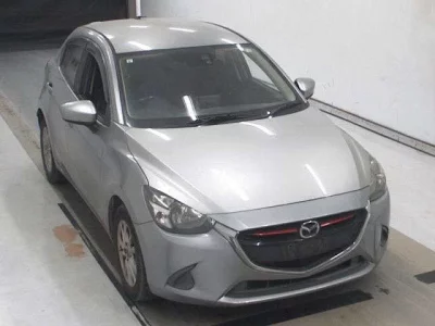 Mazda DEMIO  с аукциона в Японии