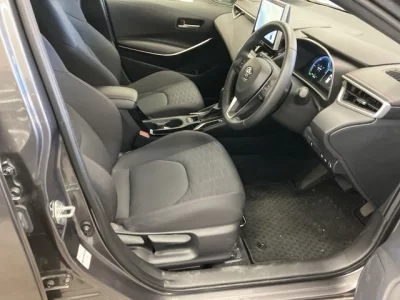 Toyota COROLLA SPORT  с аукциона в Японии