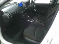 Mazda MAZDA2 лот № 2093 оценка 4  с аукциона в Японии 2