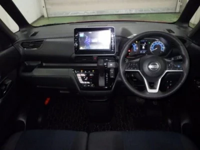 Nissan ROOX  с аукциона в Японии