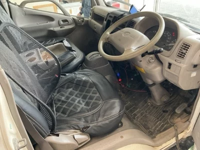 Toyota DYNA  с аукциона в Японии