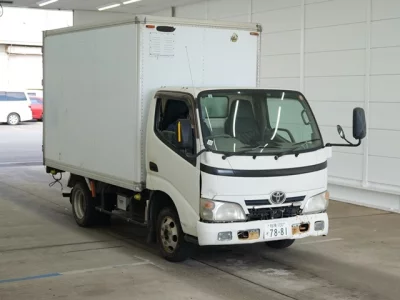 Toyota DYNA  с аукциона в Японии