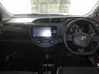 Toyota VITZ лот № 233 оценка 3.5  с аукциона в Японии 5