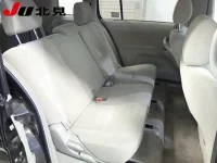 Toyota ISIS лот № 6033 оценка 3  с аукциона в Японии 3