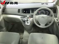 Toyota ISIS лот № 6033 оценка 3  с аукциона в Японии 2
