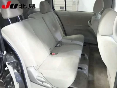 Toyota ISIS  с аукциона в Японии