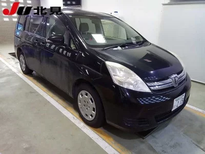 Toyota ISIS  с аукциона в Японии