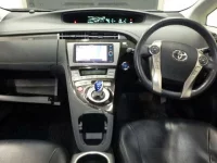 Toyota PRIUS PHV лот № 1057 оценка R  с аукциона в Японии 2