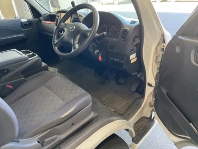Nissan CARAVAN BUS