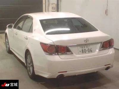 Toyota CROWN  с аукциона в Японии
