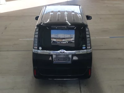 Toyota VOXY  с аукциона в Японии