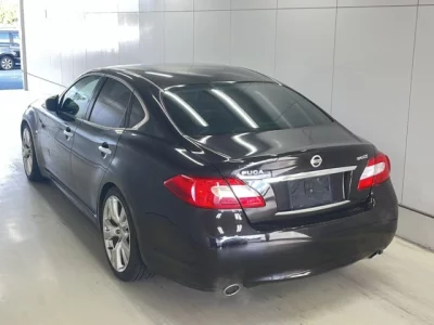 Nissan FUGA  с аукциона в Японии