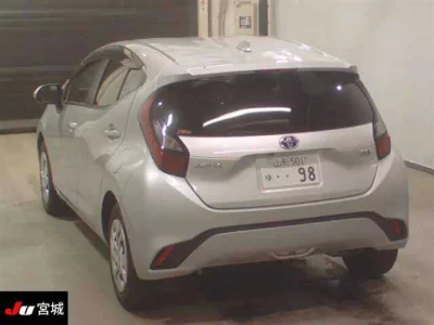 Toyota AQUA  с аукциона в Японии