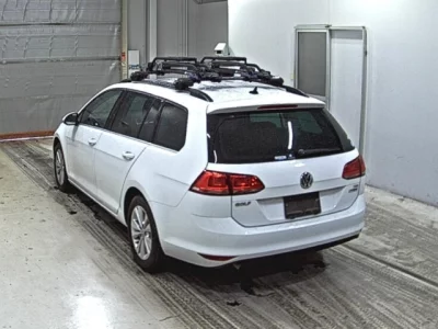 Volkswagen GOLF VARIANT