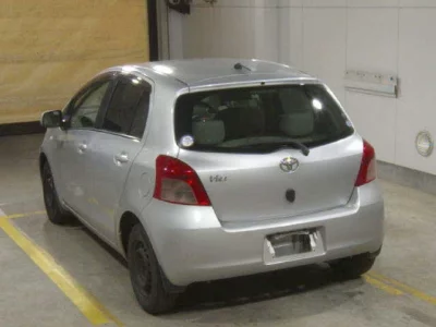 Toyota VITZ  с аукциона в Японии