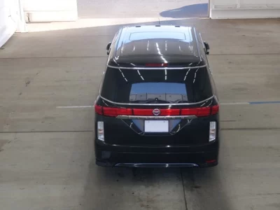 Nissan ELGRAND  с аукциона в Японии