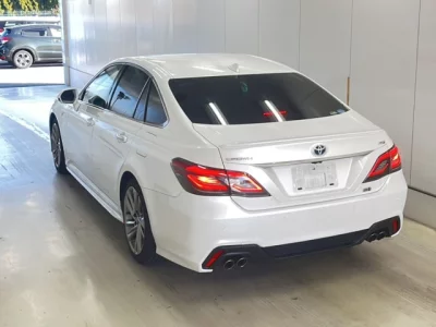 Toyota CROWN  с аукциона в Японии