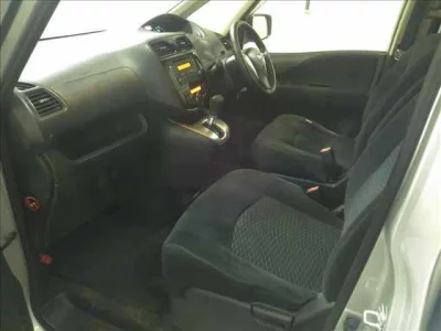 Nissan SERENA  с аукциона в Японии