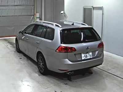 Volkswagen GOLF VARIANT  с аукциона в Японии