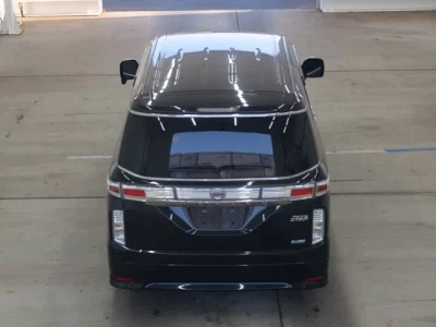 Nissan ELGRAND  с аукциона в Японии