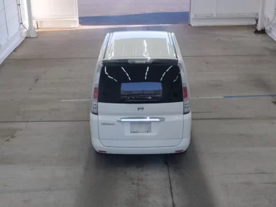 Nissan SERENA  с аукциона в Японии