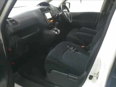 Nissan SERENA  с аукциона в Японии