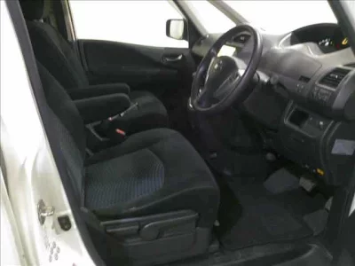 Nissan SERENA  с аукциона в Японии