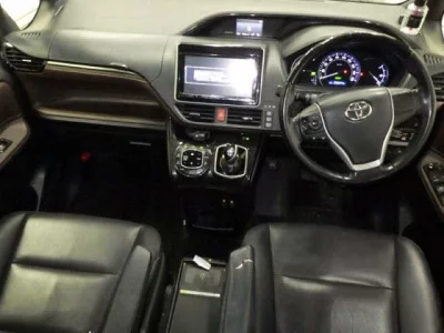 Toyota ESQUIRE  с аукциона в Японии