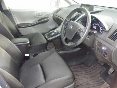 Toyota SAI  с аукциона в Японии