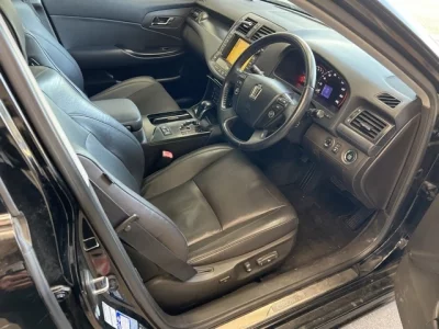 Toyota CROWN  с аукциона в Японии