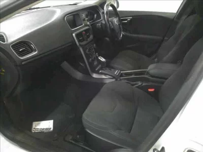 Volvo V40  с аукциона в Японии