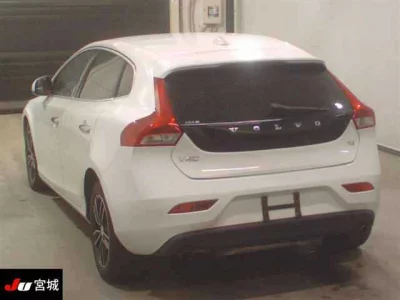 Volvo V40  с аукциона в Японии