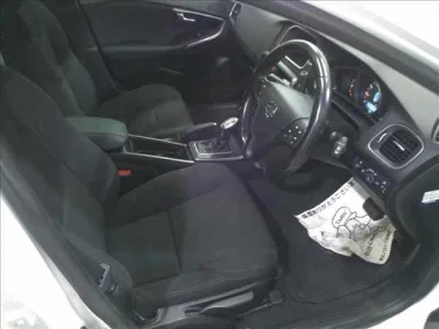 Volvo V40  с аукциона в Японии