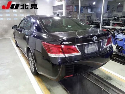 Toyota CROWN  с аукциона в Японии