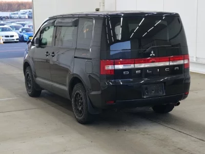Mitsubishi DELICA D5  с аукциона в Японии