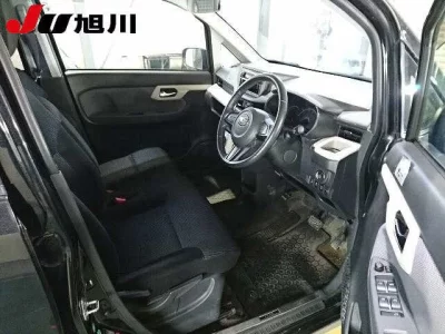 Daihatsu MOVE  с аукциона в Японии