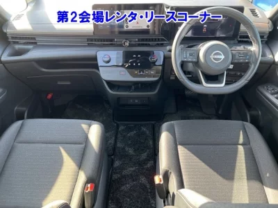 Nissan SERENA  с аукциона в Японии