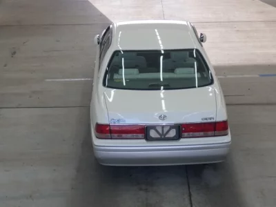 Toyota CROWN  с аукциона в Японии