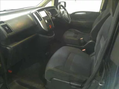 Nissan SERENA  с аукциона в Японии