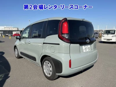 Toyota SIENTA  с аукциона в Японии
