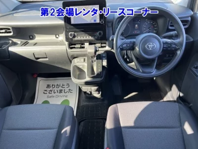 Toyota SIENTA  с аукциона в Японии