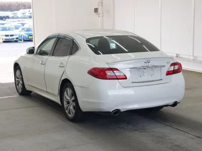 Nissan FUGA  с аукциона в Японии