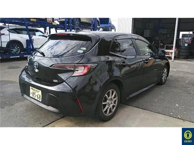 Toyota COROLLA SPORT  с аукциона в Японии