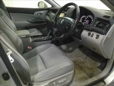 Toyota CROWN  с аукциона в Японии