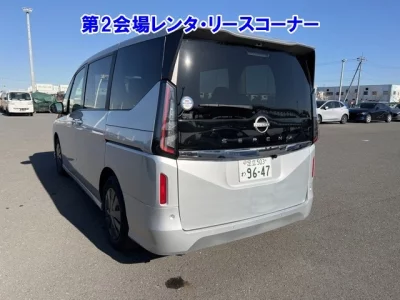 Nissan SERENA  с аукциона в Японии